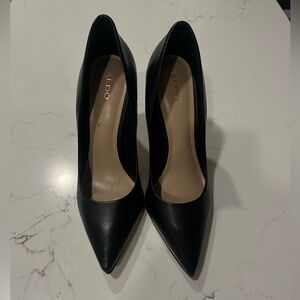 Aldo Stessy Black Stiletto Pump, in great condition!